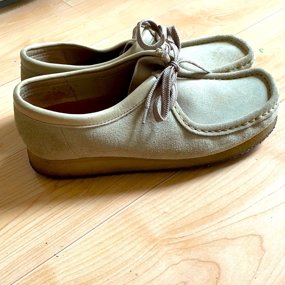 Clark’s wallabee women light brown suede